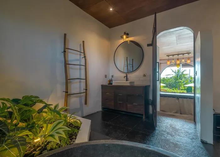 Rimba - Luxury Lush Estate In *