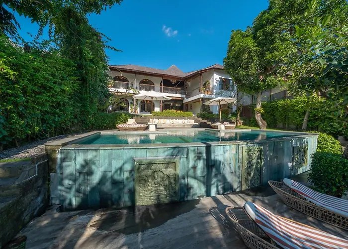 Villa Rimba - Luxury Lush Estate In