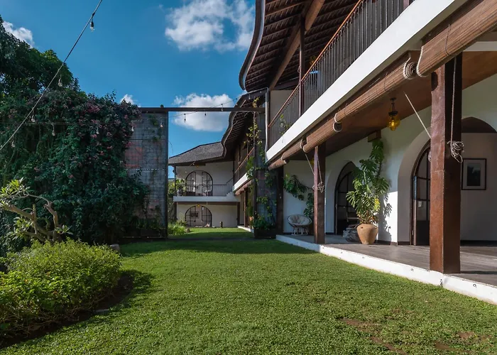 Rimba - Luxury Lush Estate In *